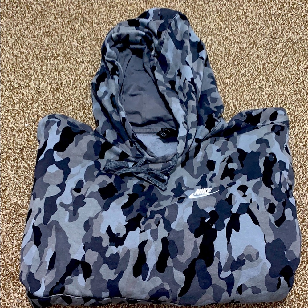 Nike Men's Black & Gray Camo Pullover Hoodie